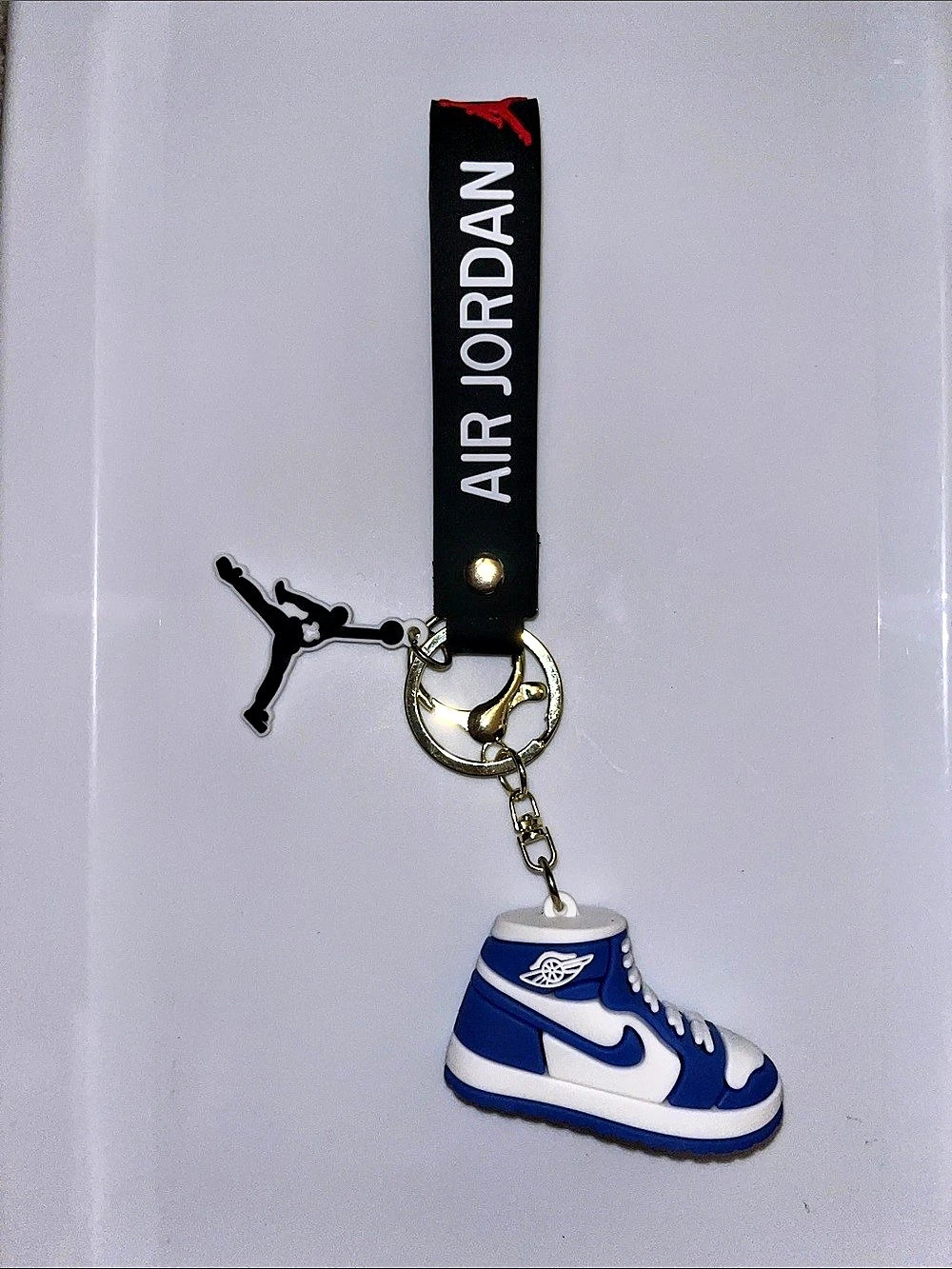 Keychain in Blue & White Like New